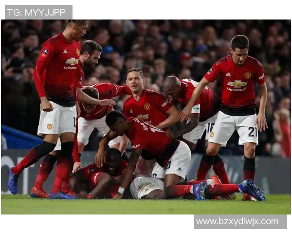 足总杯激战：AC米兰与曼联平局红牌事件引发全场热议与争论